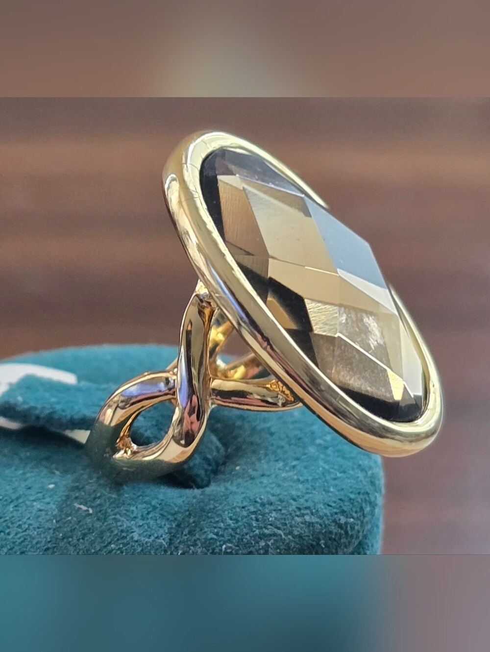Vintage Style cocktail ring designed by Camille Lucie - Picture 5 of 7